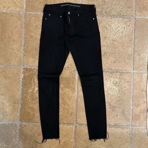 Articles of society women’s black denim jeans. Straight leg. Frayed hem. Size 28